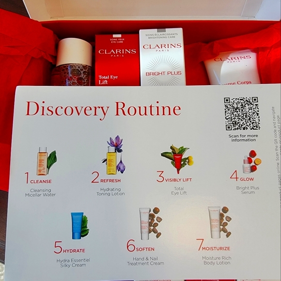 Clarins Other - 8 pieces NWT Clarins Discovery Routine box